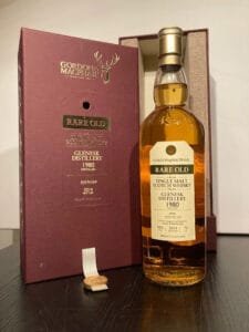 GLENESK 1980 34 y.o.Gordon MacPhail Rare Old super bottling GLENESK 1980 34 y.o.Gordon MacPhail Rare Old super bottling